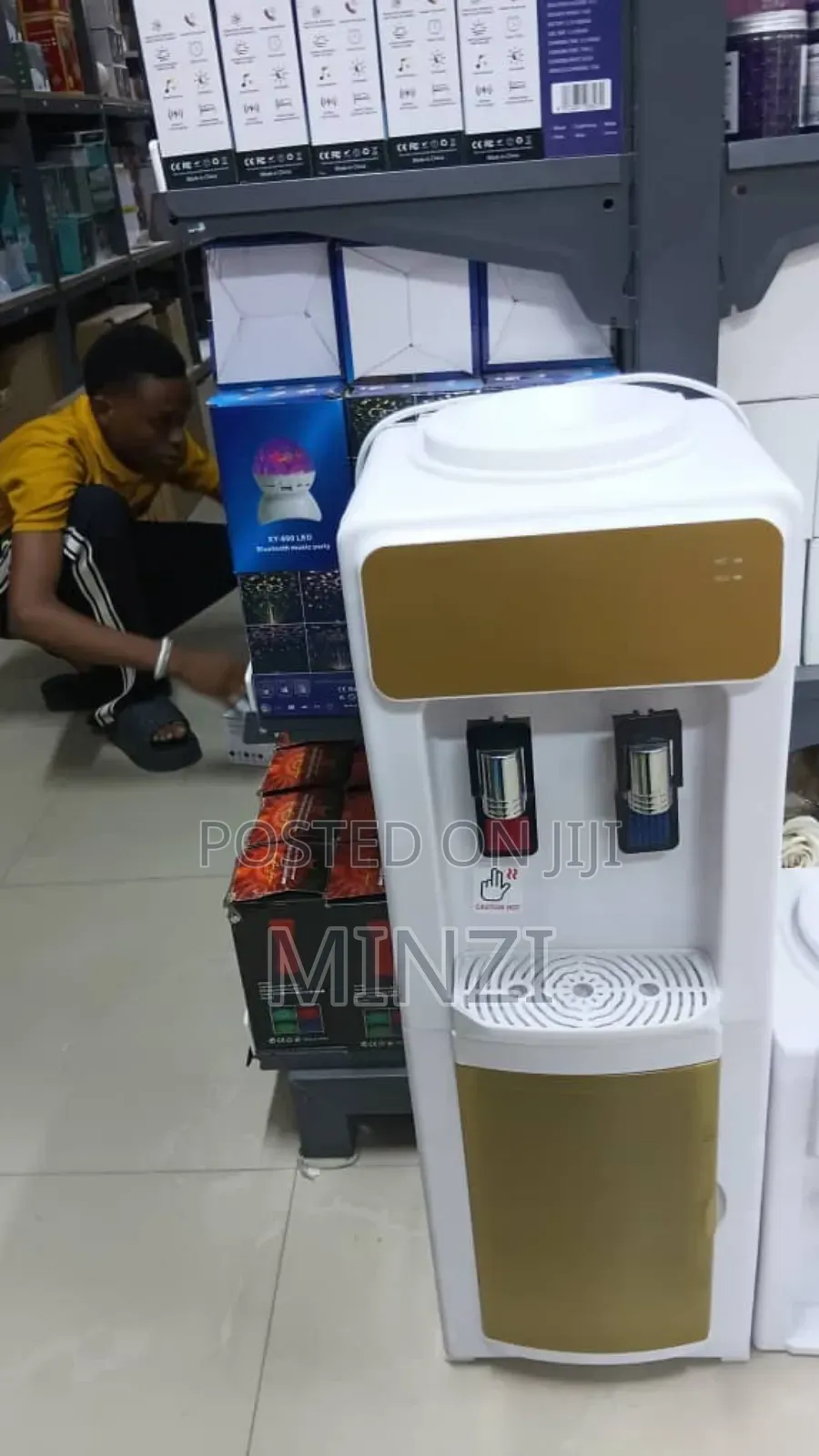 Water Dispenser Ina Bomba Mbili Maji Moto Na Baridi