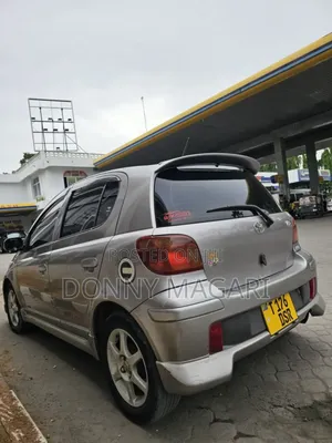 Toyota Vitz 2005 Silver