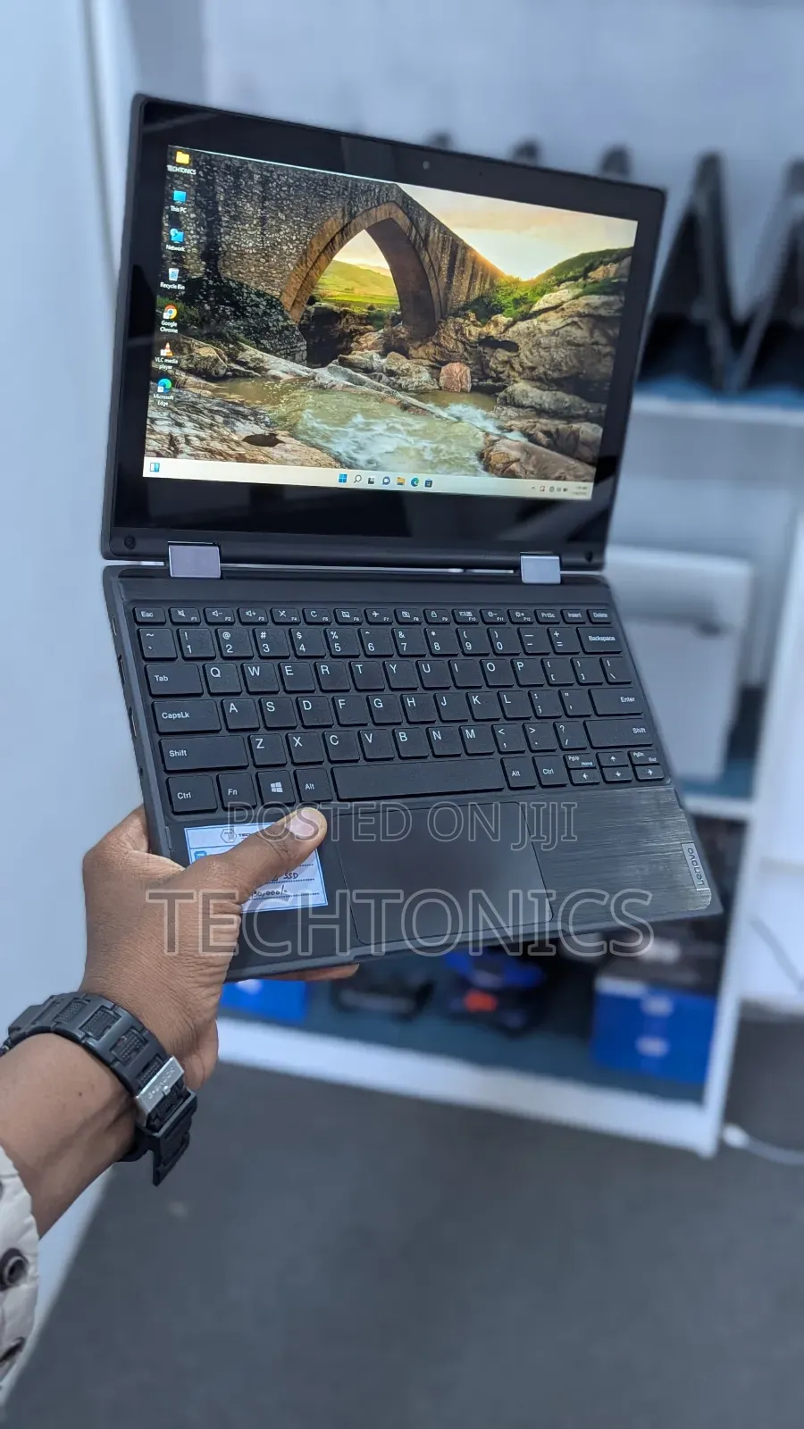 Laptop Lenovo 300e 4GB Intel SSD 160GB