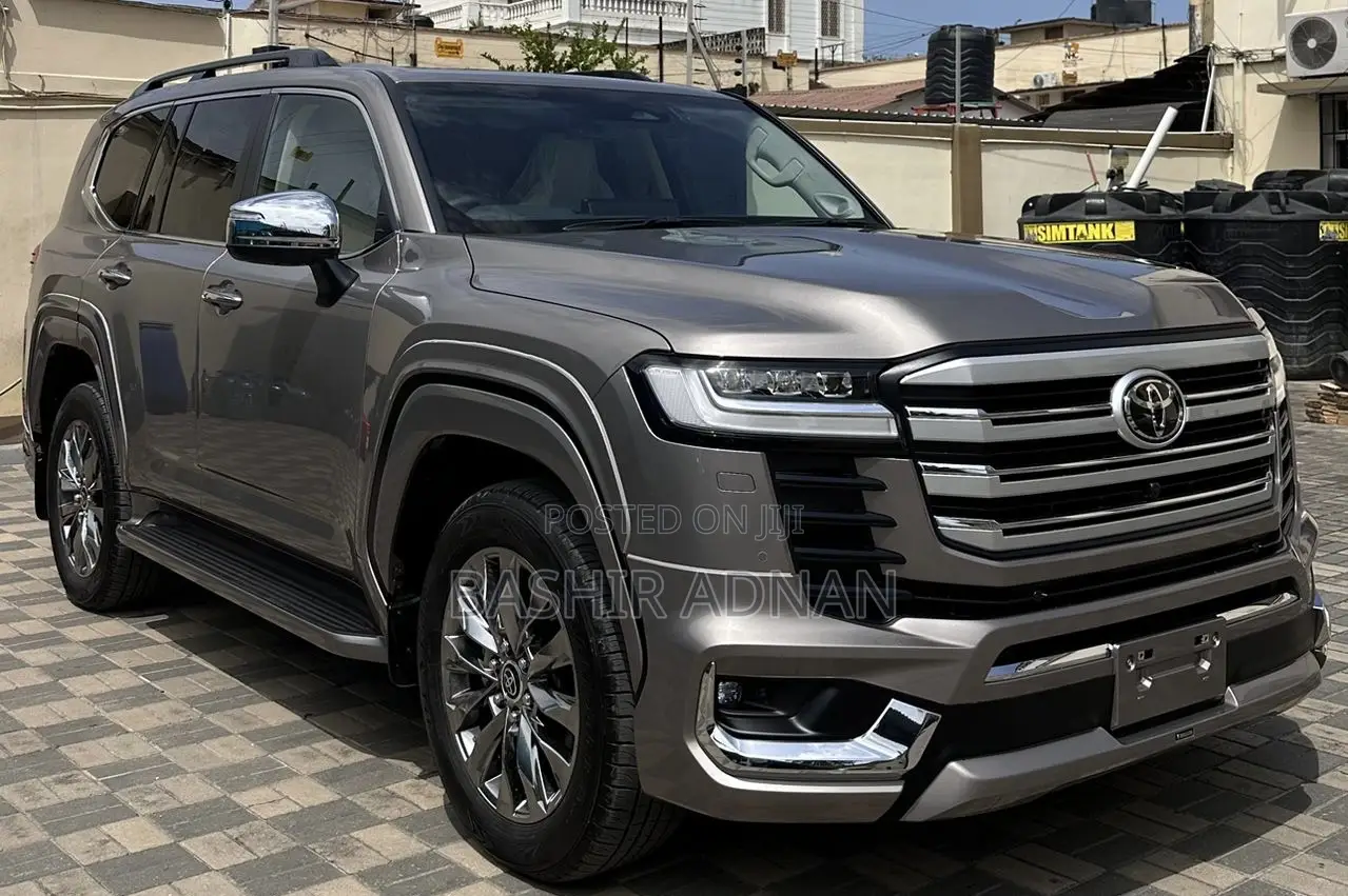 New Toyota Land Cruiser LC300 2025 Gray