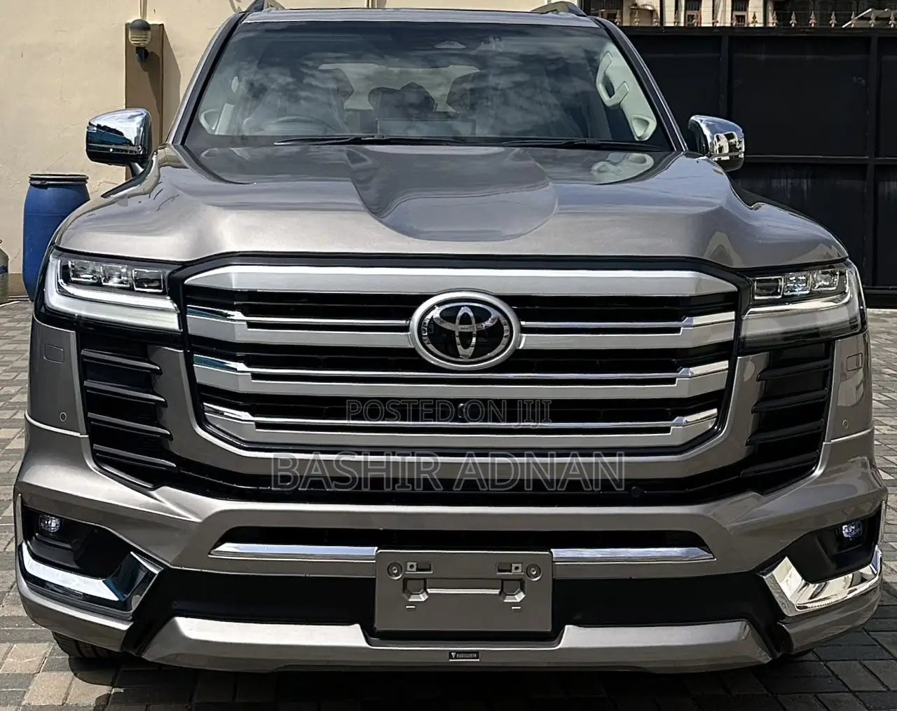 New Toyota Land Cruiser LC300 2025 Gray