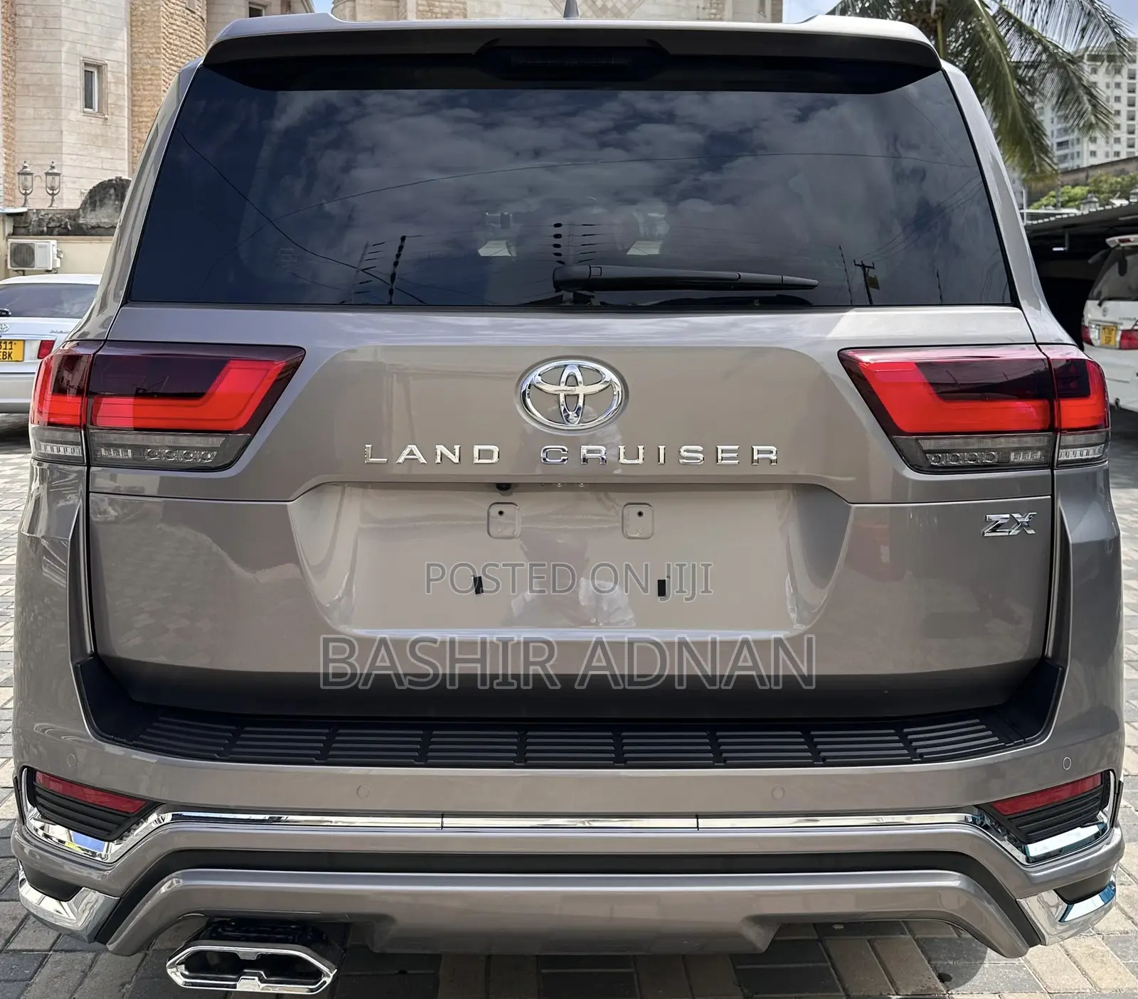 New Toyota Land Cruiser LC300 2025 Gray
