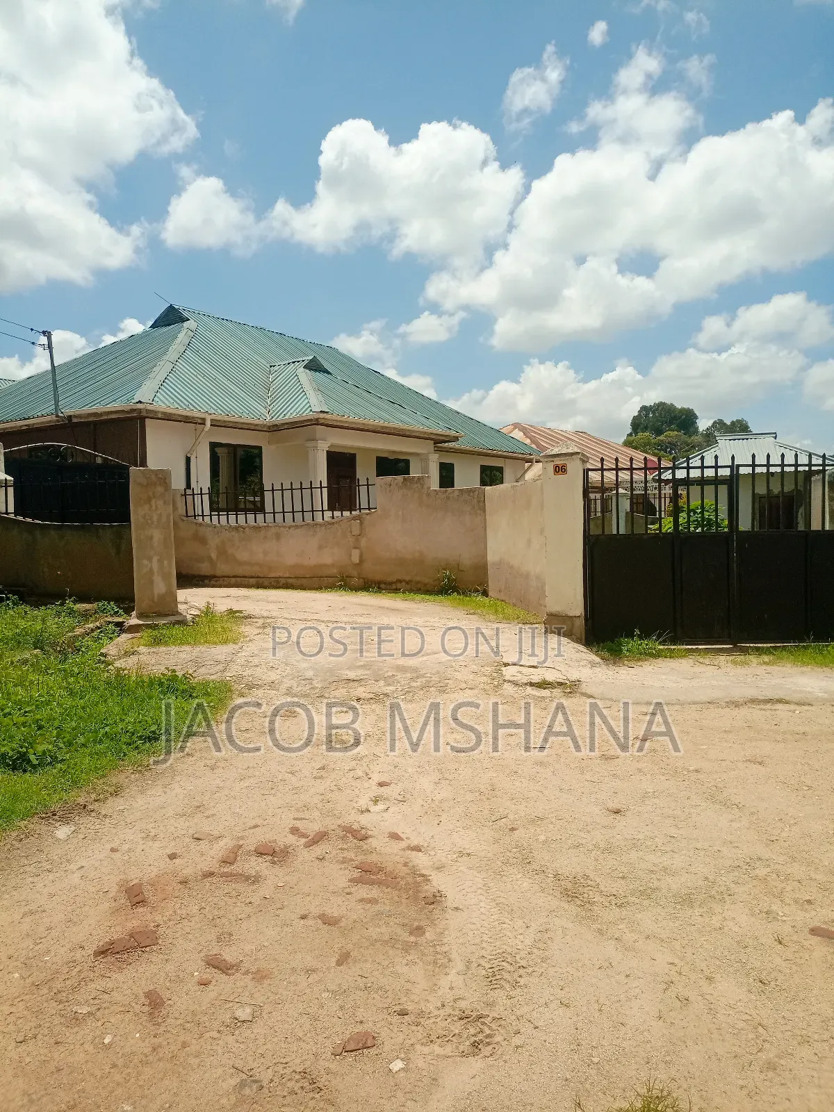 6bdrm Bungalow in Iringa Municipal for sale
