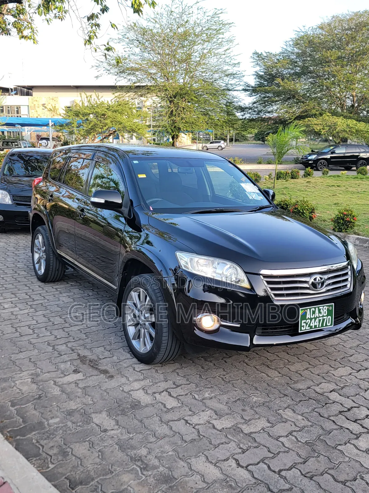 Toyota Vanguard 2012 Black