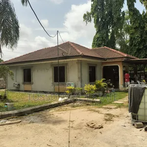 2bdrm House in Mikochen, Mikocheni for rent