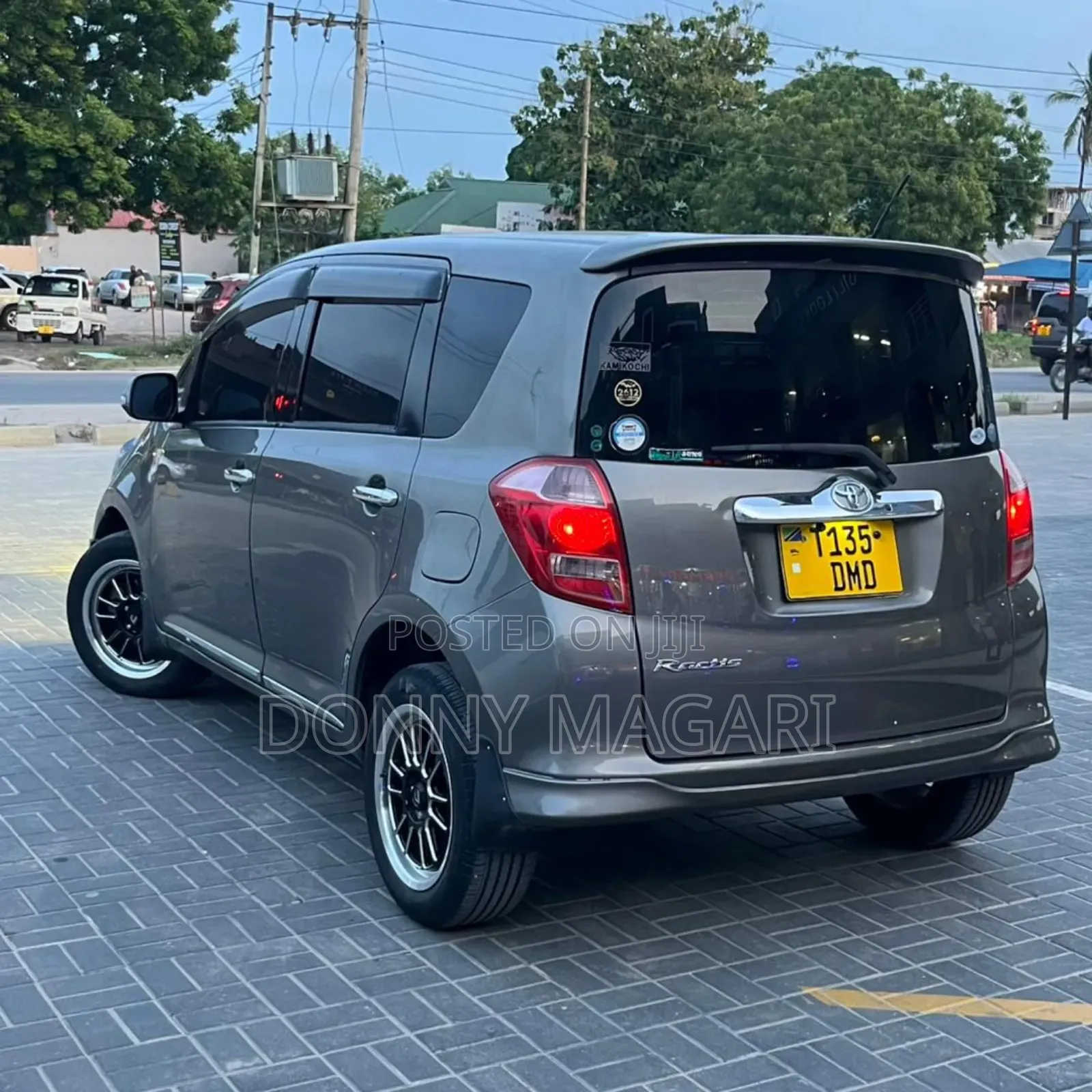 Toyota Ractis 1.3 FWD 2008 Gray