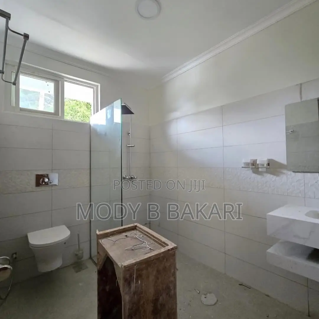 5bdrm House in Oyster Bay for rent