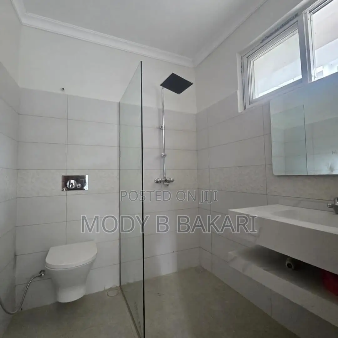 5bdrm House in Oyster Bay for rent