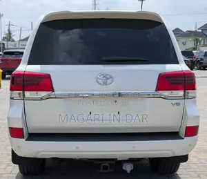 Toyota Land Cruiser 2016 White