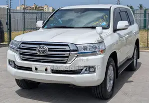 Toyota Land Cruiser 2016 White