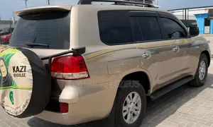 Toyota Land Cruiser 2010 Gold