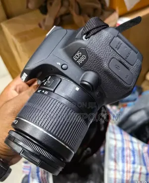 Canon 700d DSLR Camera With 18-55mm Lens Kit