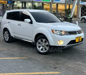 Mitsubishi Outlander ES 2010 White