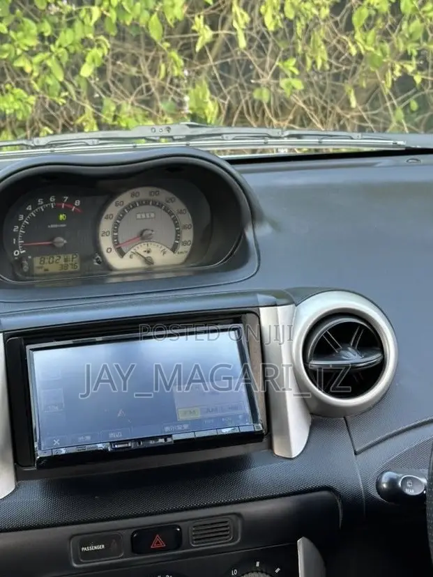 Toyota IST 2005 Silver