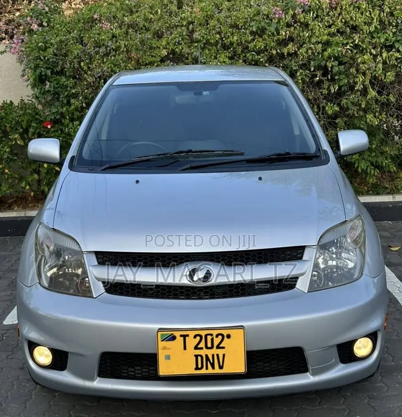 Toyota IST 2005 Silver