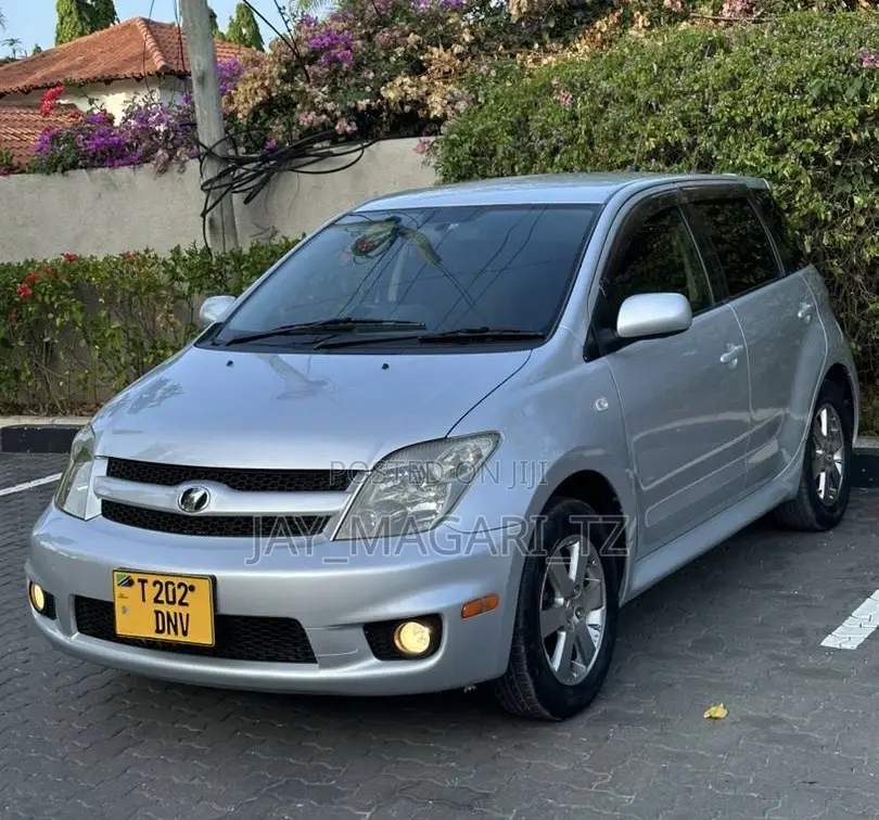 Toyota IST 2005 Silver