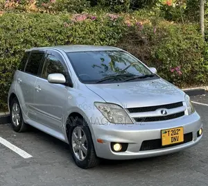 Toyota IST 2005 Silver