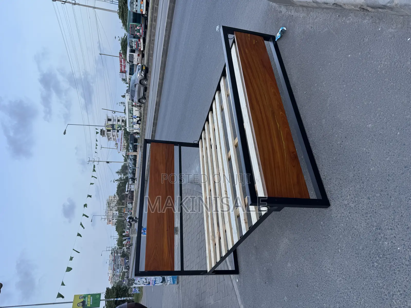 Kitanda Kizuri. Queen Size