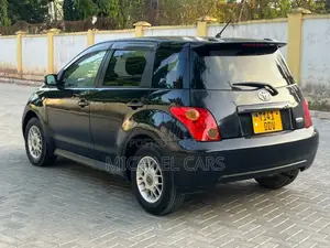 Toyota IST 2004 Black