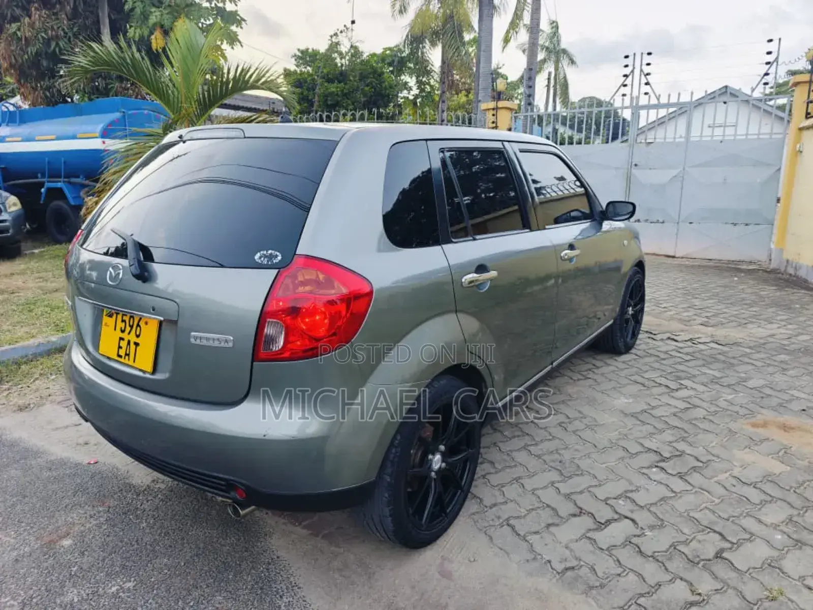 Mazda Verisa 2009 Gray