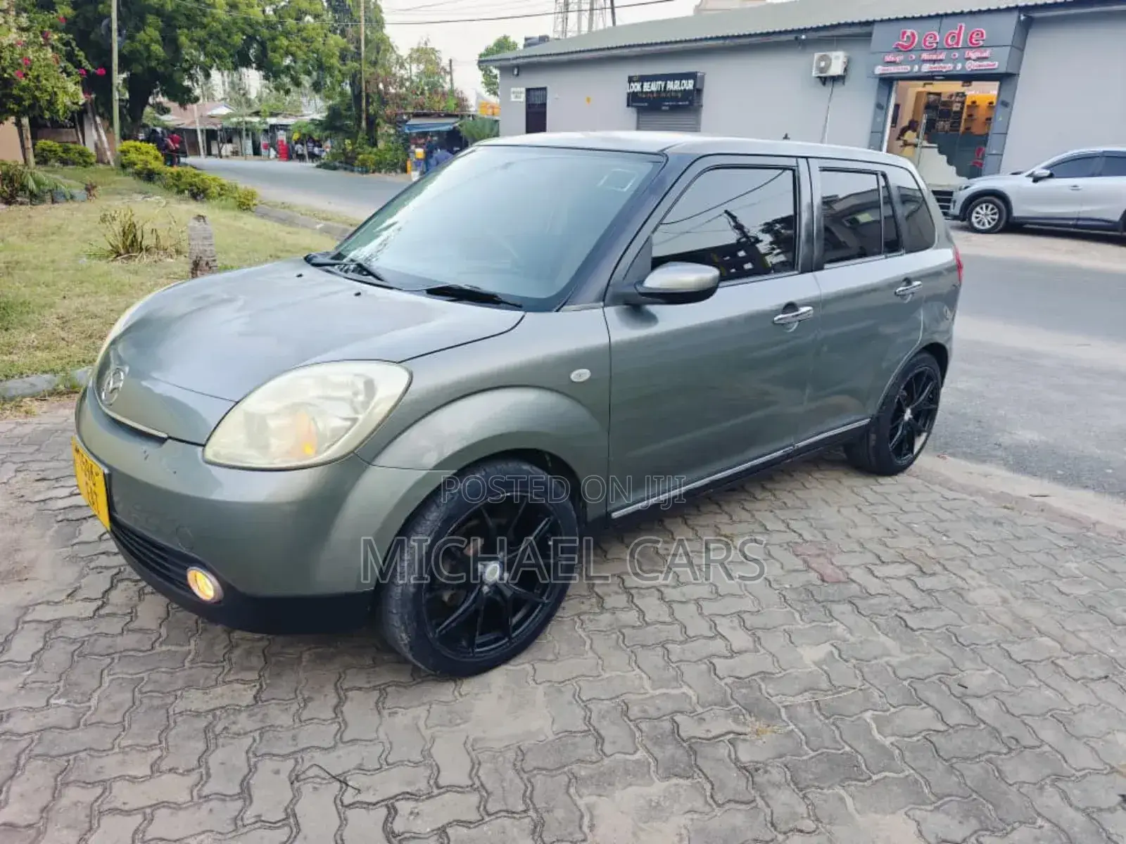 Mazda Verisa 2009 Gray