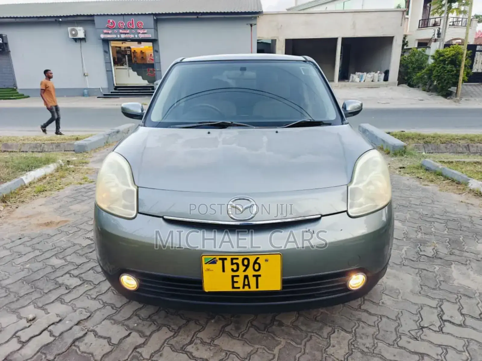 Mazda Verisa 2009 Gray