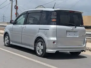 Toyota Sienta 2005 Silver