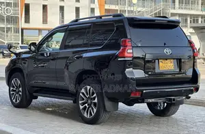 Toyota Land Cruiser Prado 2023 Black