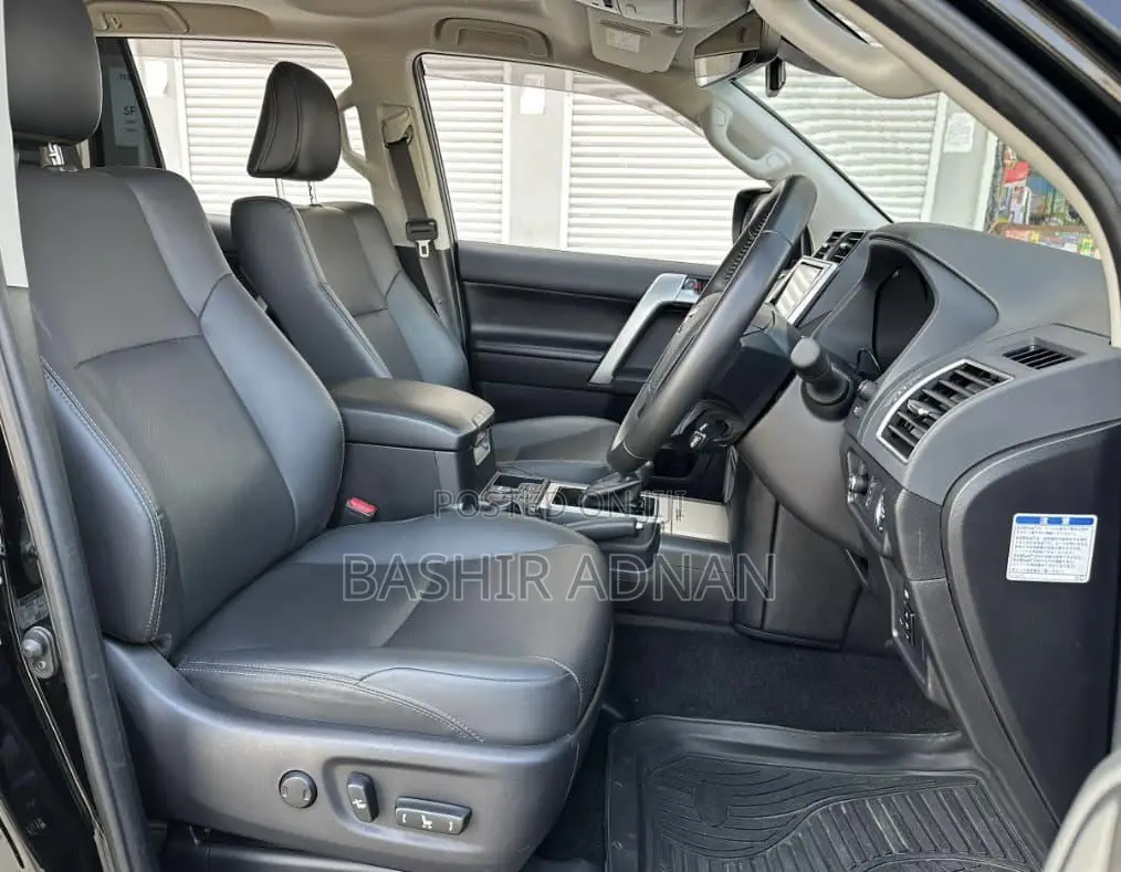 Toyota Land Cruiser Prado 2023 Black