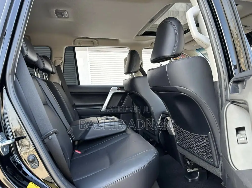 Toyota Land Cruiser Prado 2023 Black