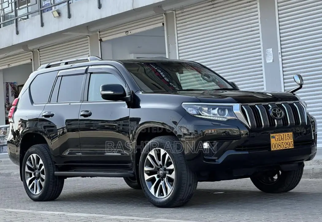 Toyota Land Cruiser Prado 2023 Black