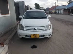 Toyota IST 2006 White