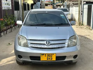 Toyota IST 2005 Silver