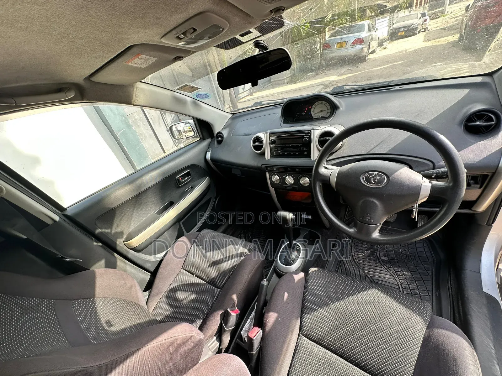 Toyota IST 2005 Silver