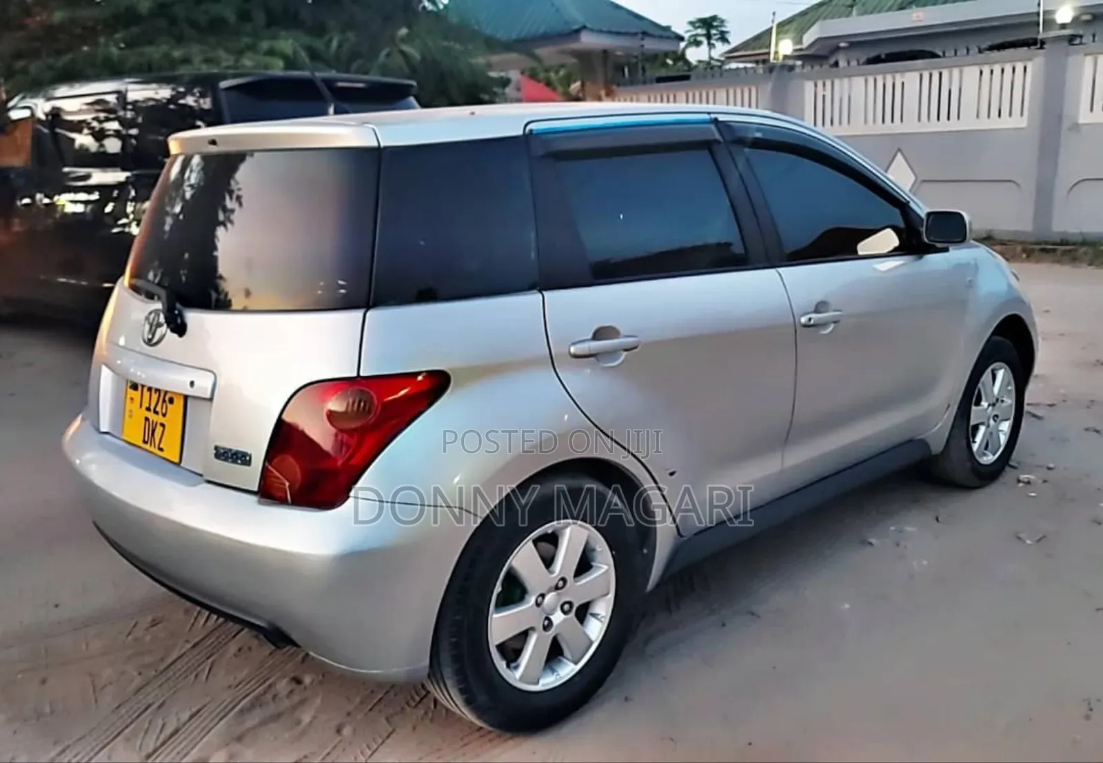 Toyota IST 2004 Silver