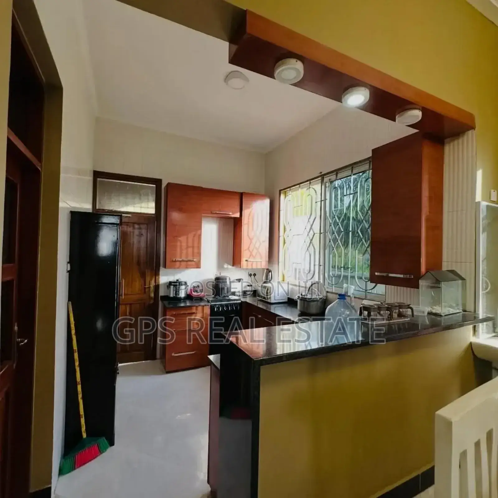 6bdrm House in Kinyerezi Kifuru, Ilala for sale