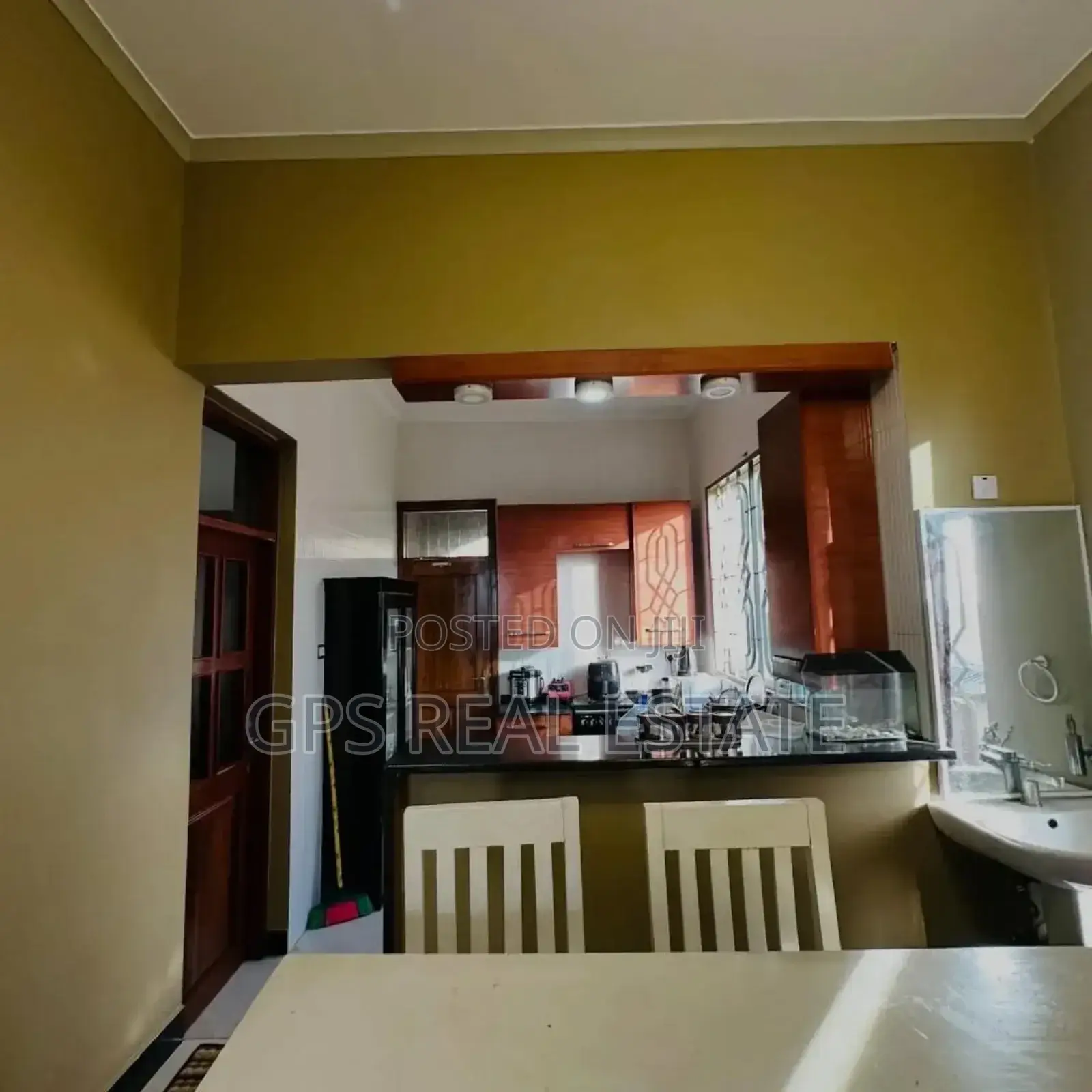 6bdrm House in Kinyerezi Kifuru, Ilala for sale