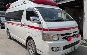 Toyota HiAce 2006 White