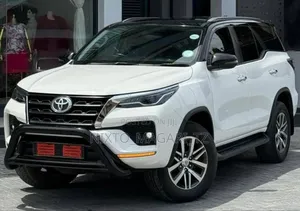 Toyota Fortuner 2022 White