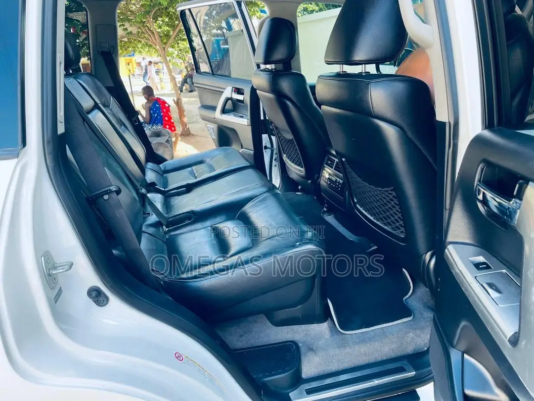 Toyota Land Cruiser 4.5 V8 GL 2013 White