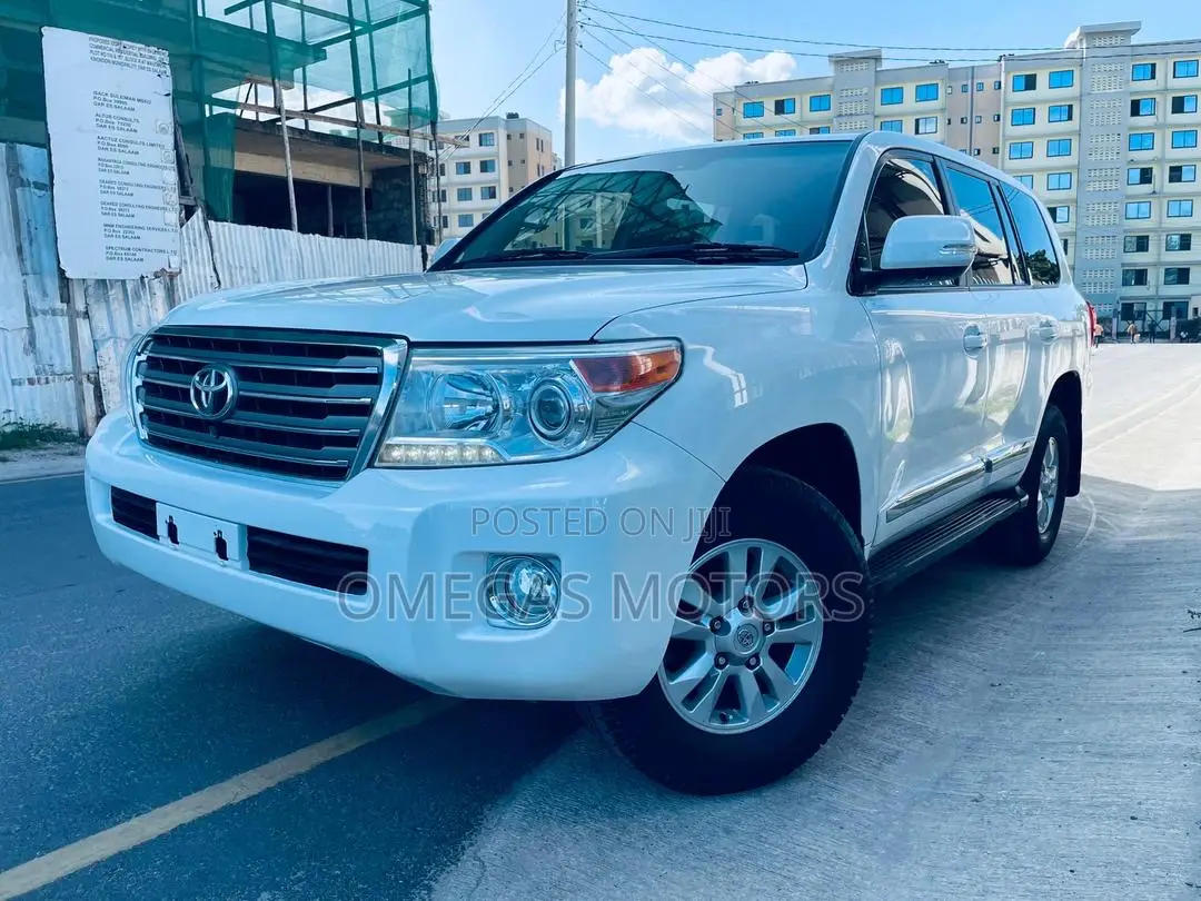 Toyota Land Cruiser 4.5 V8 GL 2013 White