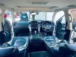 Toyota Land Cruiser 4.5 V8 GL 2013 White
