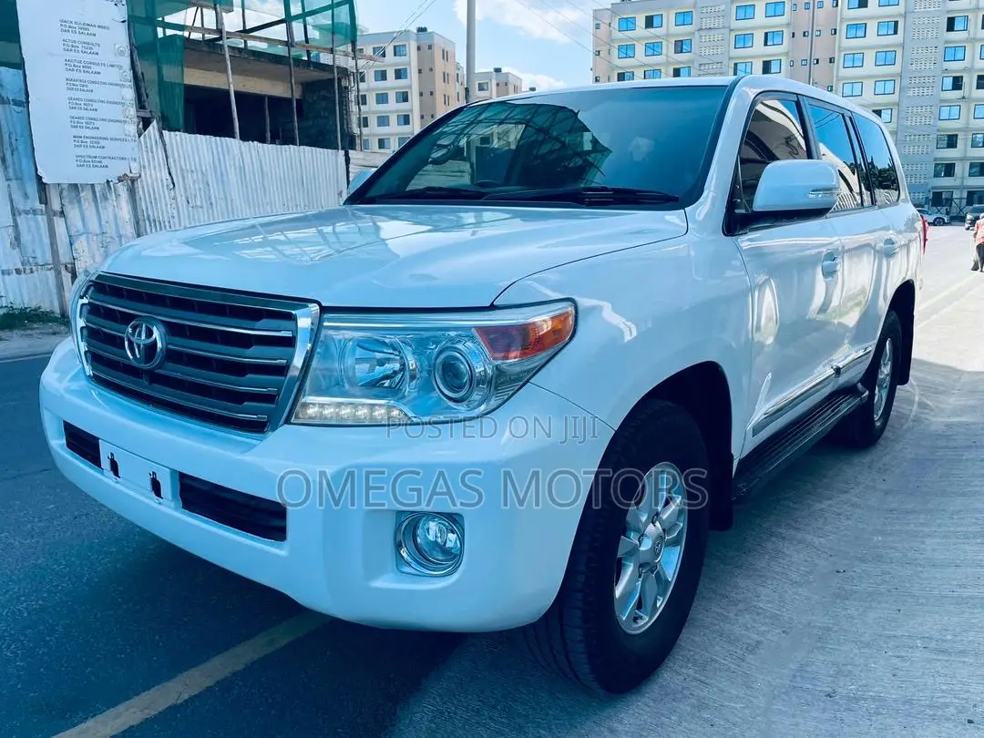 Toyota Land Cruiser 4.5 V8 GL 2013 White