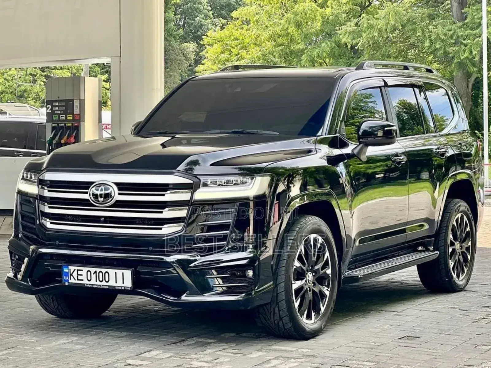 Toyota Land Cruiser LC300 2024 Black