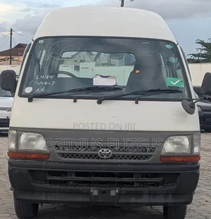 Toyota HiAce 2000 White