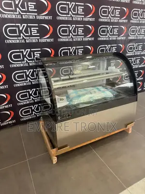 Wg-Ts-2 900mm Counter Cake Showcase 400w