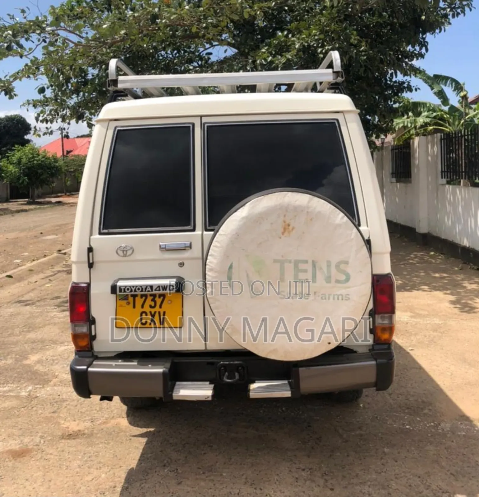 Toyota Land Cruiser 2001 White