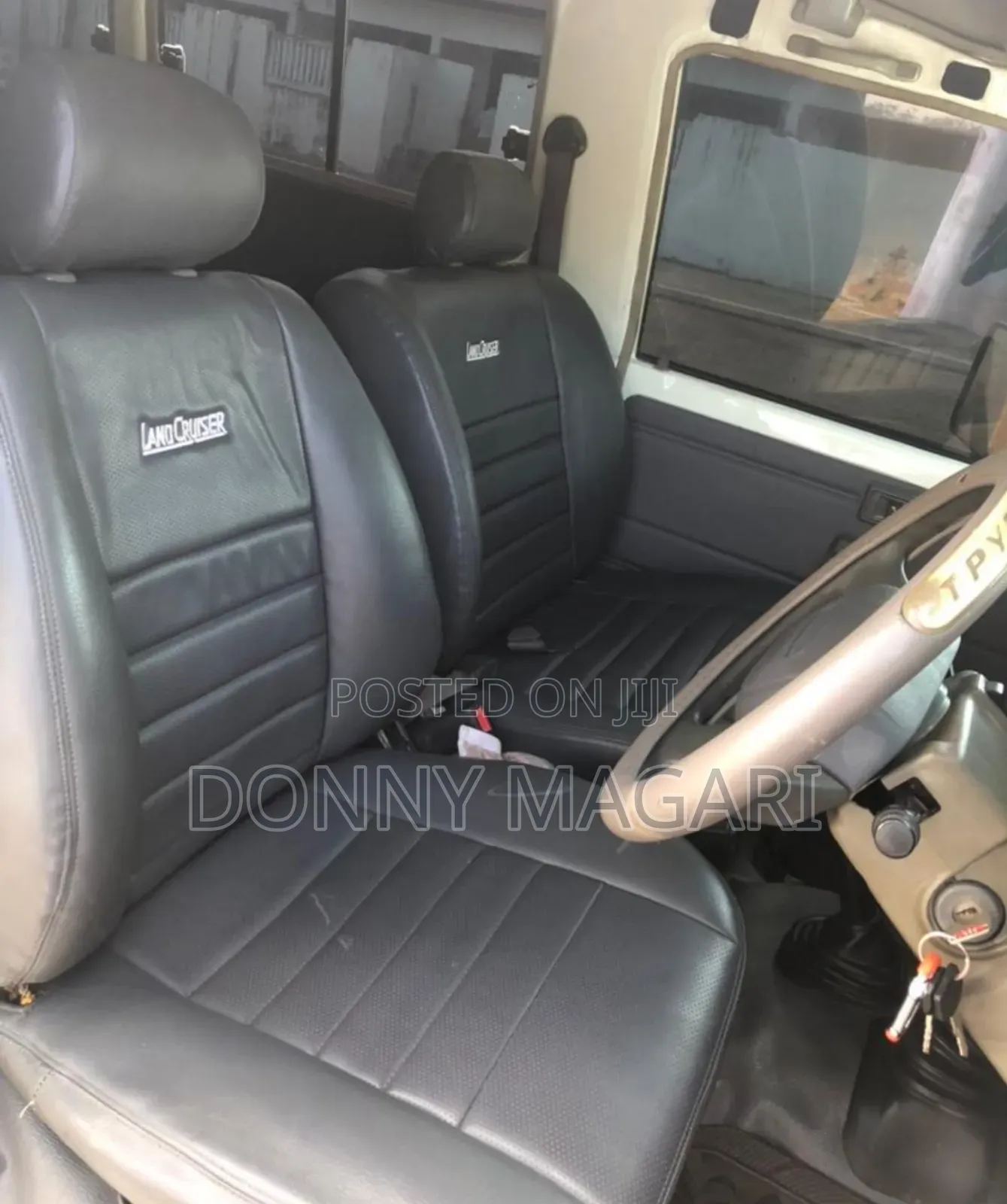 Toyota Land Cruiser 2001 White