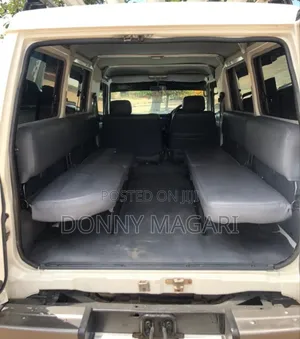 Toyota Land Cruiser 2001 White