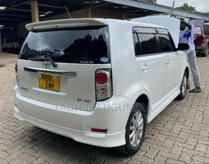 Toyota Corolla Rumion 2009 White